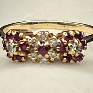 Elegant 14K Gold and Red Gemstone Ring